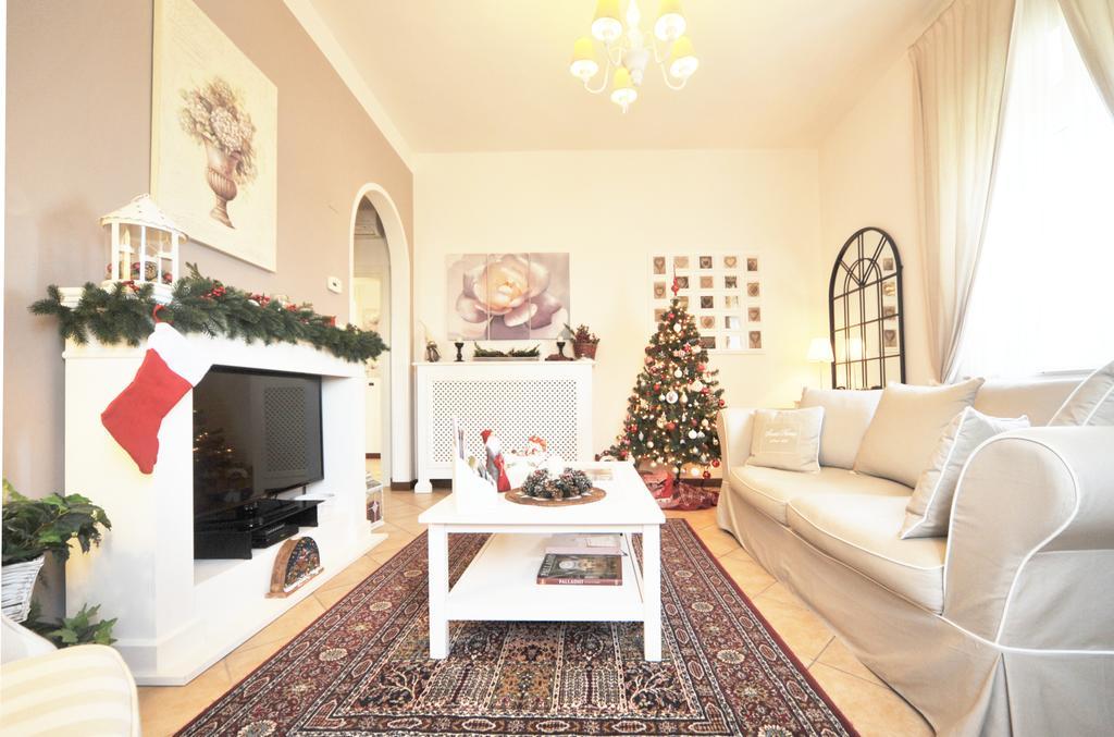 Nina Guest House Longare 외부 사진
